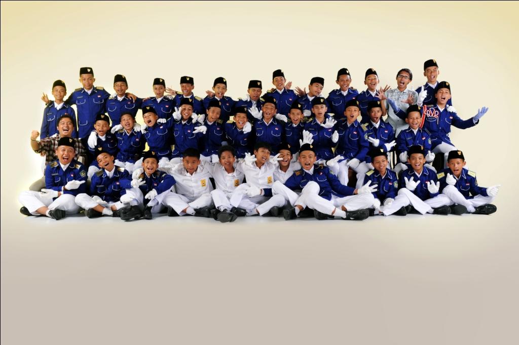 rakathoanASLI's tweet photo. PELETON MAHAMERU SMP N 1 TURI siap laga tandang di @LBBteladan .  #inipletongw #PRAYATA57  retweet ya team!! :-) http://t.co/sCJYjASrJk