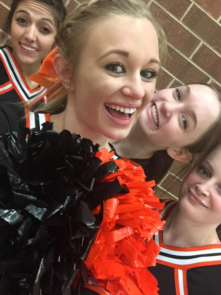 kaitlyn_lewis13's tweet photo. #livetweet @macaylaryleee @shweetbro @AnnaThibadeau #BehindTheScenes #cheer101 http://t.co/qbjbNdaty6