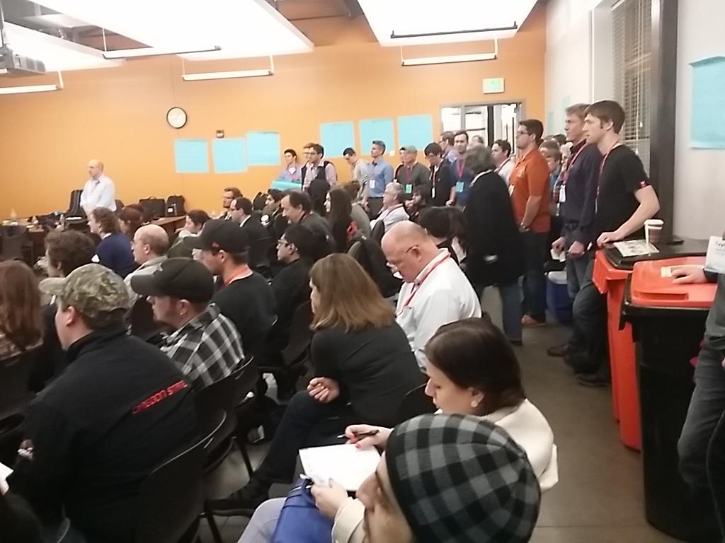 OSUAdvantage's tweet image. Enjoying .@WillametteSW pitch party. Some awesome idea in this room!