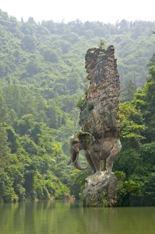 _Paisajes_'s tweet photo. Escultura Elefante en la roca, India http://t.co/VbtXdSPISS
