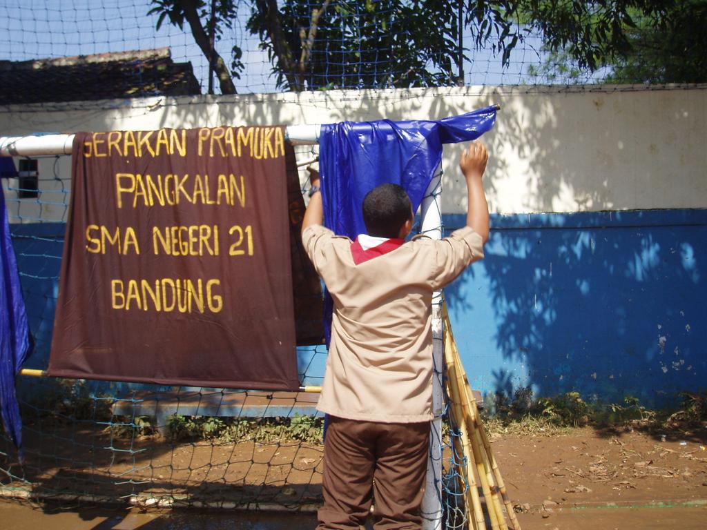 21Scout's tweet photo. @Iskandarkhan76_ ngejemur barang2 yang kerendem >> http://t.co/RMuWdfB5w0
