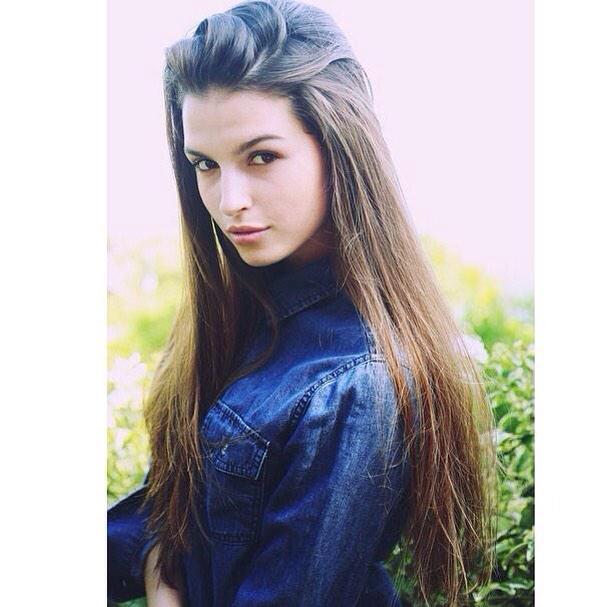 QuoteMySelfie's tweet photo. Killer looks. @rylee_amanda http://t.co/SGet3cPlmH