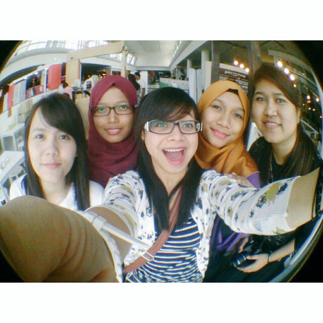safia_myra's tweet photo. My everything #buddyz 😍💕 http://t.co/hMhtusGiim