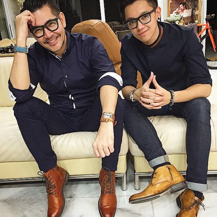 brandonatorjakb's tweet photo. "@brandonicholas: Kok mirip sihhhhh, ini siapa ya sebelah aku!! http://t.co/SB08ttQey2"