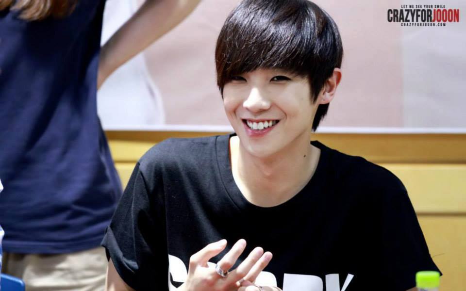 AplusHa's tweet image. #2준8배우생일축하해 Fall in love because of his smile :)))