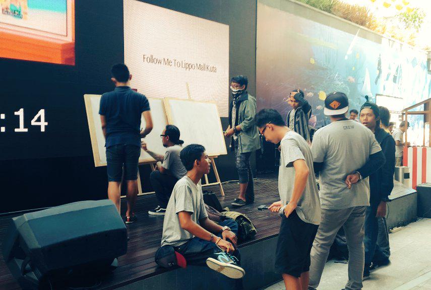 Lippomallkuta's tweet photo. Mural community REBELINES is in action now. Come to Sunken Plaza to see them drawing live in 1 day challenge artwork http://t.co/OSv2tWY4Yb