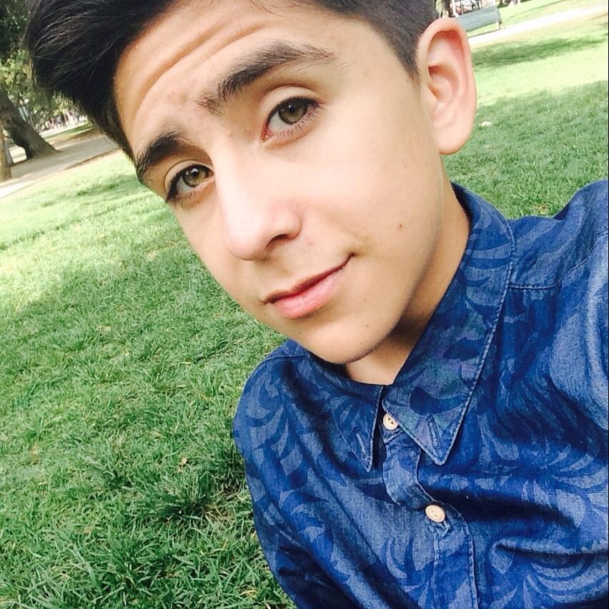 DressdB's tweet image. ):