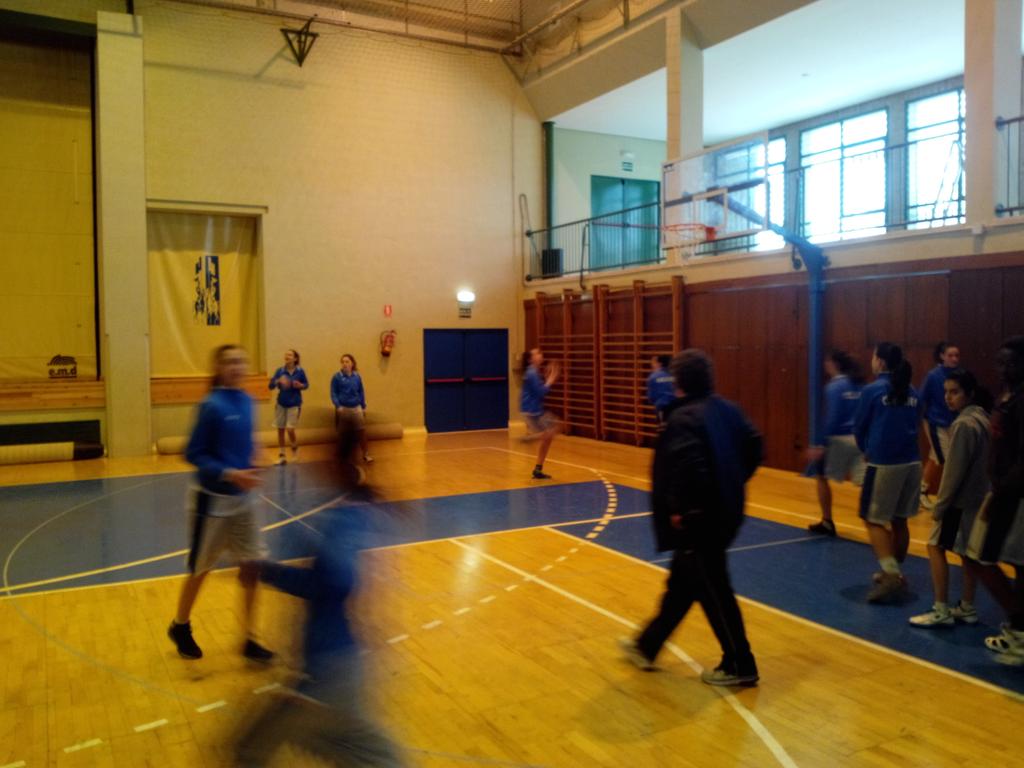 CBEjea's tweet photo. Calentando para el partido de las cadetes del CB Ejea contra Colegio Británico empezamos a las 10 http://t.co/9qK8ffkIDU