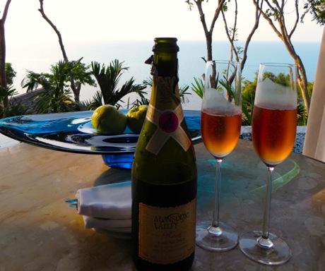 luxurytravel's tweet image. 6 tips to upgrade your travel  bit.ly/1BX4x61