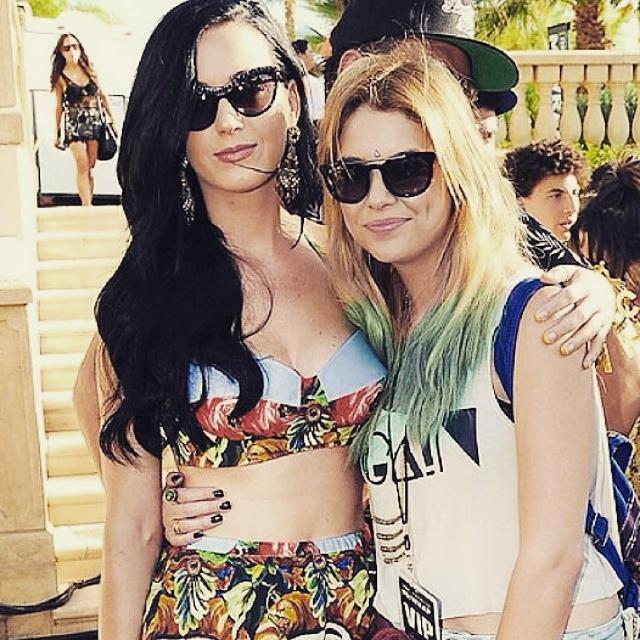 burnTR_'s tweet photo. Katy perryle ashley http://t.co/IyxboK8yiW