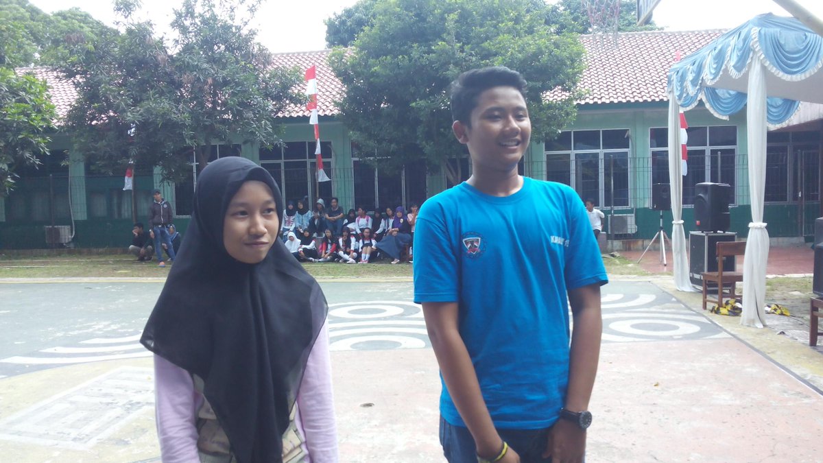 Nih pemenang candit cam @citra_reggithaa yg lgi foto bareng sama kakak terganteng pilihannya @raflyfloy_ ciieee 😁 😁