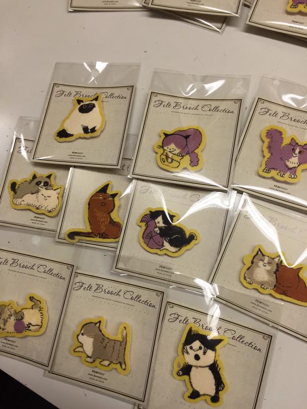 ট ইট র ももろ 絵本作家 Illustrator 5 おうちジャングル 講談社 発売 バレンタインから入れ替わりに２週間有楽町 梅田ロフト出展します 付箋 便箋 メモ フェルトバッヂ キーケース ウォレット マグカップ パスケース ポーチ ブックカバー