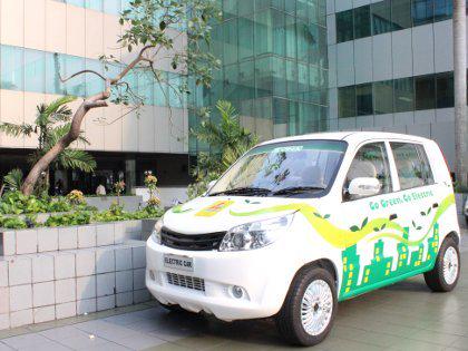 GNFI's tweet photo. Yang ini adalah mobil "Evina", juga karya putra-putri Indonesia. #KaryaBangsa http://t.co/0J8WsgADp9