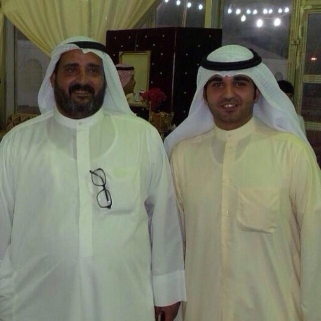 S_ALRAD3AN's tweet photo. يا ابوي لو تبغى من عروقي عروق
هذي عروقي سمّها و انت أبوها 
أفرح لفرحك يا بعد كل مخلوق 
وان ضقت!ضاقت دنيتي كل أبوها http://t.co/dooqNeU2Tf