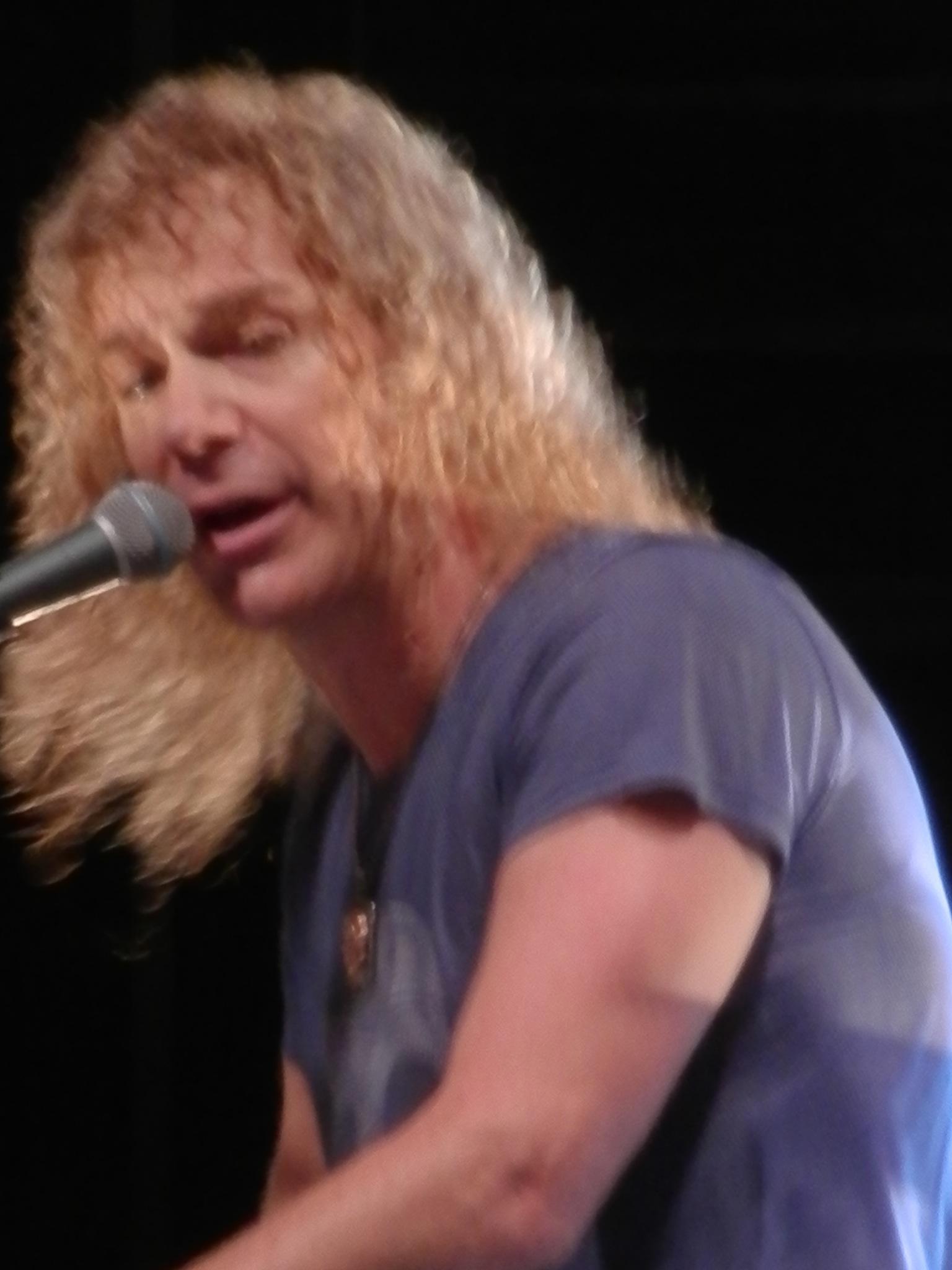  Happy Birthday to the king of keys Mr. David Bryan!!!!  