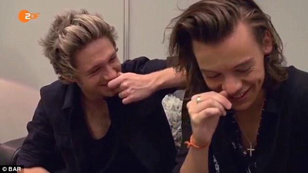 diamondmyeon's tweet image. After this trend
#HarryIsPregnantFromLouis