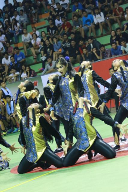 HondaFansBali's tweet photo. This smansa girls are so energic and ciaaaaaaatttttt!!!!! 💪😘#HondaDBL2015BaliSeries http://t.co/lBd6QW5ybs