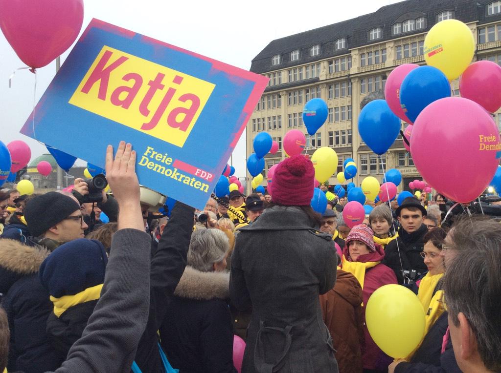 FDP_Saar's tweet photo. #Hamburg gibt #DieRichtung vor! 💛 "@FDP_Brandenburg: Jetzt mit @KatjaSuding… #FDProcktHH #HHWahl http://t.co/8XAJd74uyl"” @fdphh