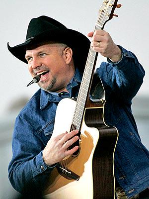 Happy 53rd Birthday, Garth Brooks. 