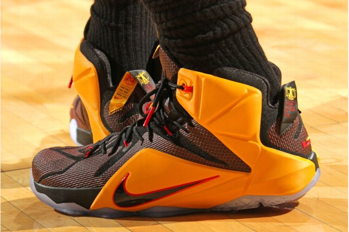 LebronYassine's tweet photo. #LEBRON12' The shoes of @KingJames during the game against the @Pacers. http://t.co/lRzeH5IuKo