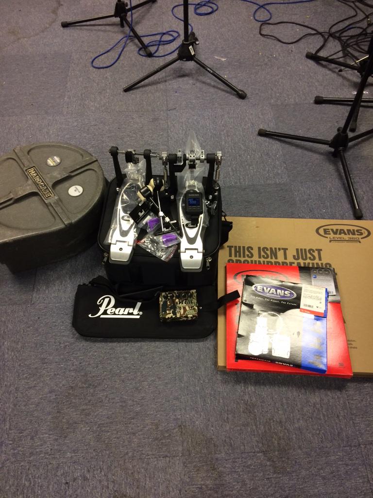 New gear day <a href="/EvansDrumheads/">EVANS Drumheads</a>  <a href="/PearlDrumsEuro/">Pearl Drums Europe</a> <a href="/TuneBotDrum/">Tune-Bot</a> :)