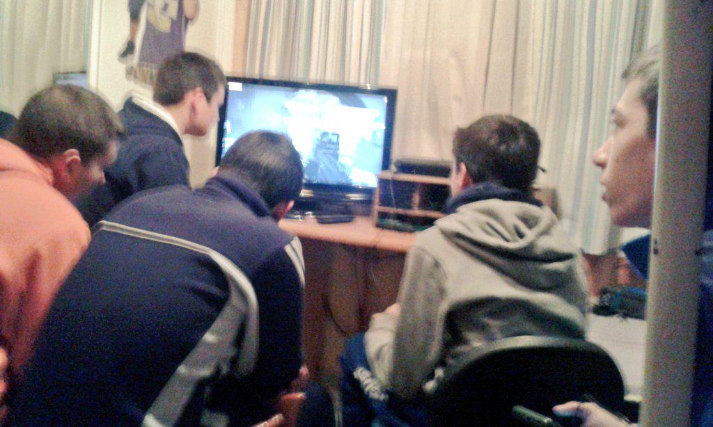 Monica_mr11's tweet photo. Yesterday 😏👌 Viernes con amigos, es bien 😊 #Mario #Jose #Franfeo #Gonzalo #Alvaro Alberto Gambino a full ✌👌 http://t.co/XSRnBCJEBt