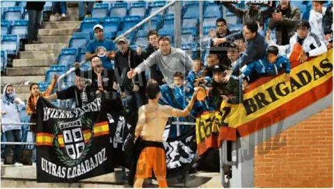Recuerdos del ayer,Infierno Pacense en Huelva con nuestros hermanos de Brigadas Charras (Recre-U.D.Salamanca)