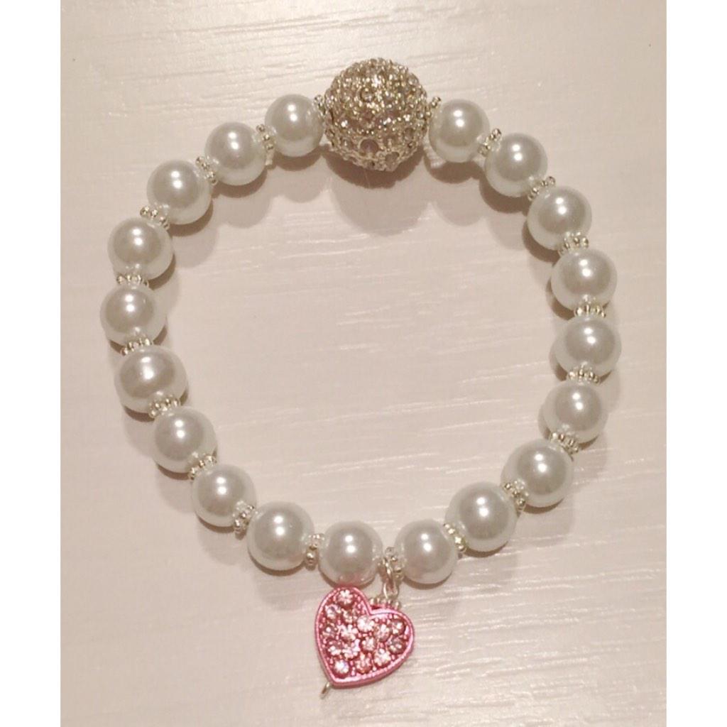 jinkksy's tweet image. I'm doing another big #Valentines  giveaway 2Moro night  2 winners of a pink pearl and Swarovski bracelet RT  💗💗