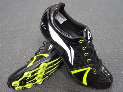 0724mmk's tweet photo. リーニングのスパイクです。
パウエルなどがはいてますね、 http://t.co/0Ljkpjz6aQ