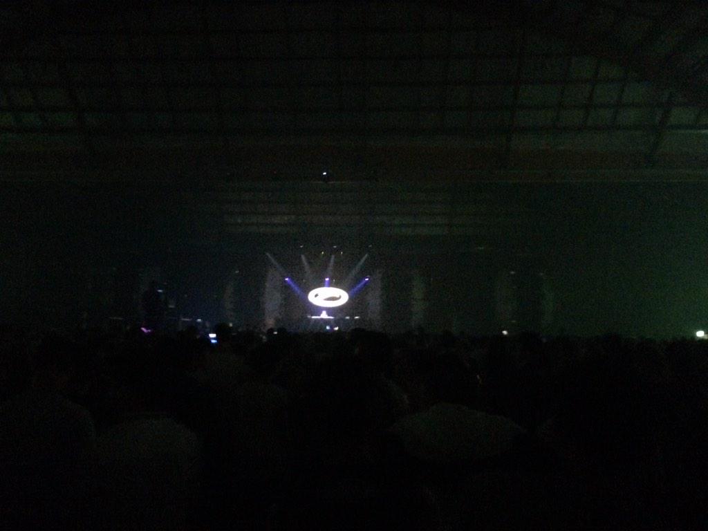 iSi1ent's tweet photo. What's happening? #ASOT700SYD is happening http://t.co/JaEaqD6aLt