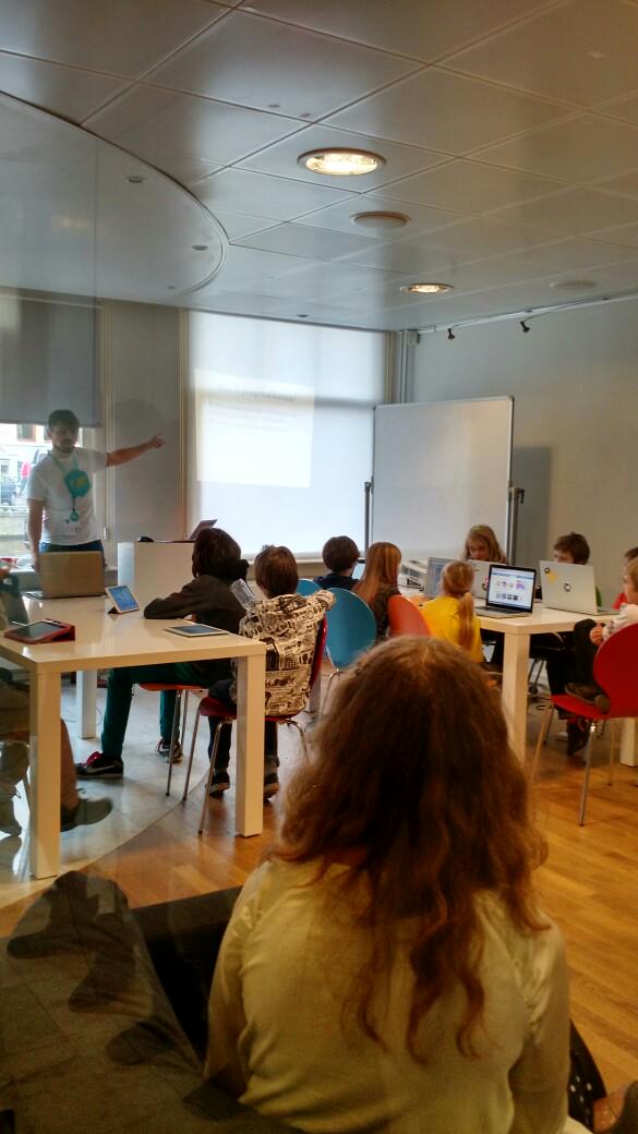 Curious Monkeys NL tweet media