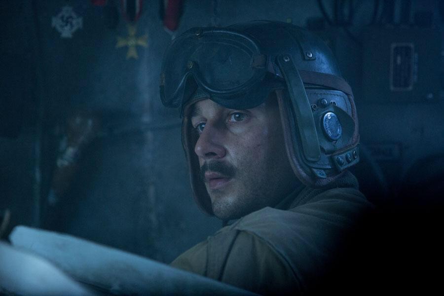 Furythemovie's tweet photo. Tank! Three O'clock! Eight hundred yards! #FURYMovie http://t.co/64p7SNDE4n