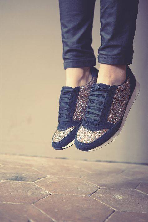 staerox's tweet photo. Let's go to the gym and sweat sparkles! #StaeSparkly #StaeShiny #StaeFit http://t.co/VoBOLGrlPc