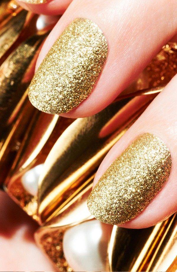 staerox's tweet photo. Bling nails, ready to sparkle tonight! What are you up to? #StaeGold #StaeGlitter #StaeShiny #StaeParty http://t.co/1GnDans03d