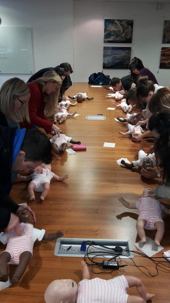 RLSSUKWarks's tweet photo. 11 parents at @RLSSUK #SaveABabysLife at @ArthurTerrySch this morning set up by @FourOaksCC. Vital BLS skills learnt. http://t.co/DWk1yVOgtD