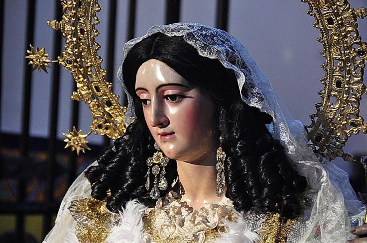 PastoraTriana's tweet photo. Comenzamos esta cuenta dedicada a la Reina de Santa Ana con su bello rostro de Reina. ¡VIVA LA PASTORA DIVINA! http://t.co/RF9oHSbv0E