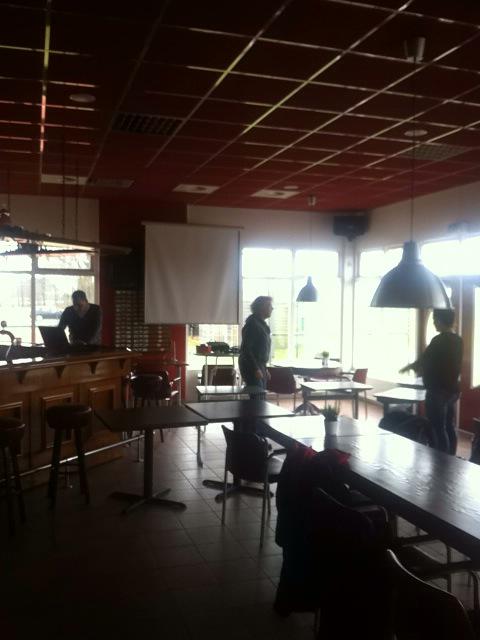 vvWarga's tweet image. Laatste voorbereidingen voor de Sportquiz VvWarga. Aanmelden kan tot 20.00. Kantine open vanaf 19.00.