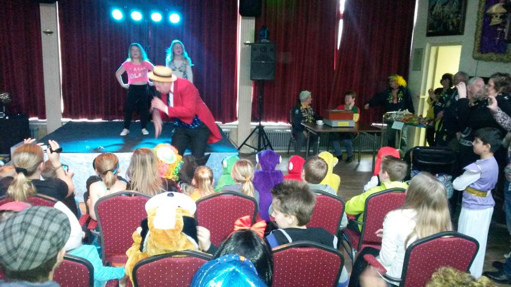 Jeugdcarnaval Sneek van de <a href="/Oeletoeters11/">Oeletoeters</a>  en met <a href="/circussalto/">Circus Salto-Sander</a> . Wat een feest!