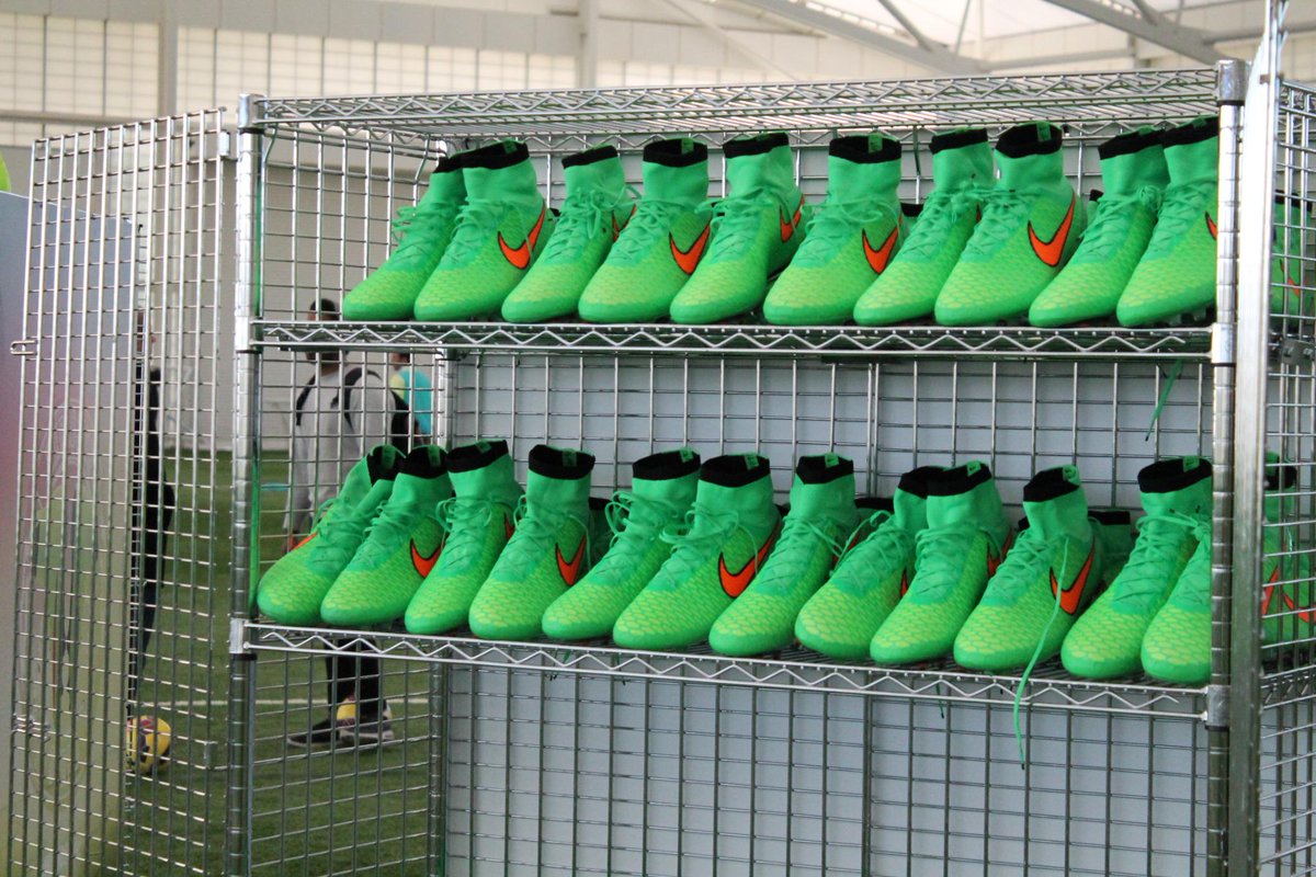 footpack's tweet photo. Immersion au sein de la Nike Academy avec @nikefootfrance ! http://t.co/9BmYbLHZXZ #FootballX #HighlightPack http://t.co/E47JPhk280