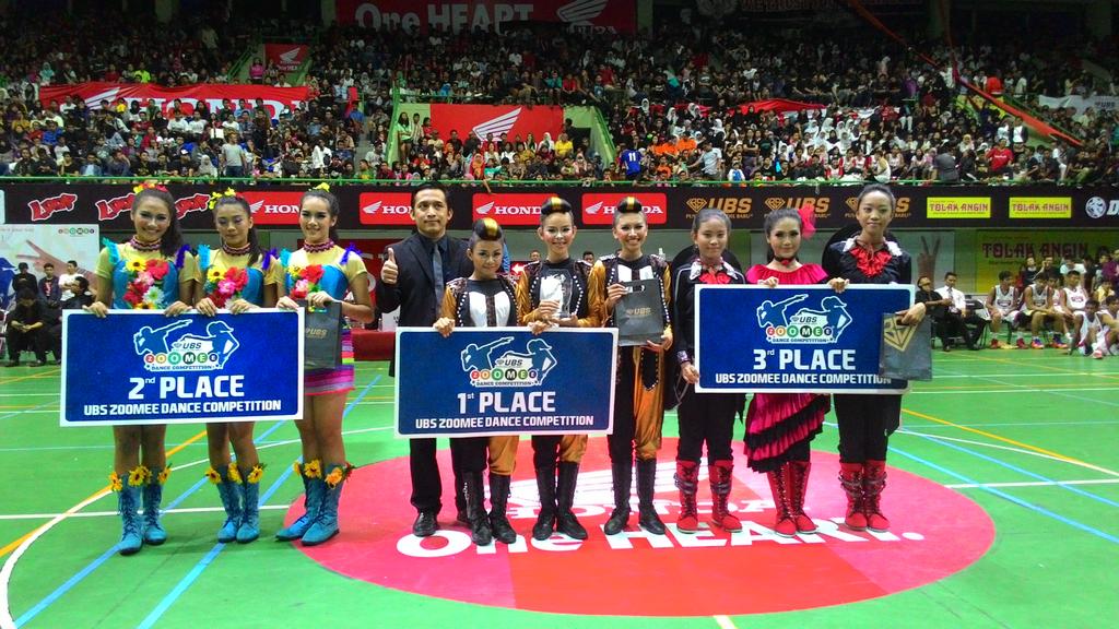 Selamat buat pemenang #UBSZooMeeDanceCompetition perjuangan kalian tak sia sia! #HondaDBLJogja2015