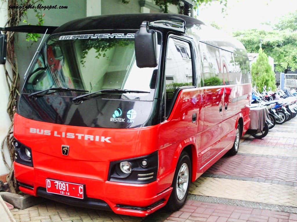 GNFI's tweet photo. Yg ini adlh bis listrik karya LIPI dan Ristek. Apa kabar? #KaryaBangsa http://t.co/trkrpCzvko