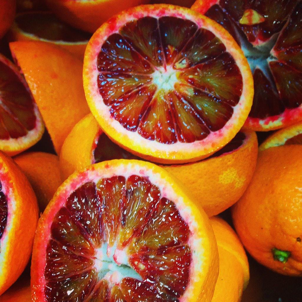 LauraGibson306's tweet photo. The blood oranges at work http://t.co/YH3I5KKWbm