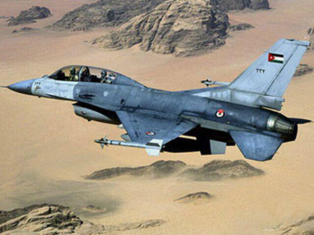 uae_19G's tweet photo. #صقور_زايد_لمساندة_النشامى
صقور الامارات تتمركز في ارض النشامى لكتابة سيناريو الحلقة الاخيرة من مسلسل #داعش http://t.co/Qs80x77TO0