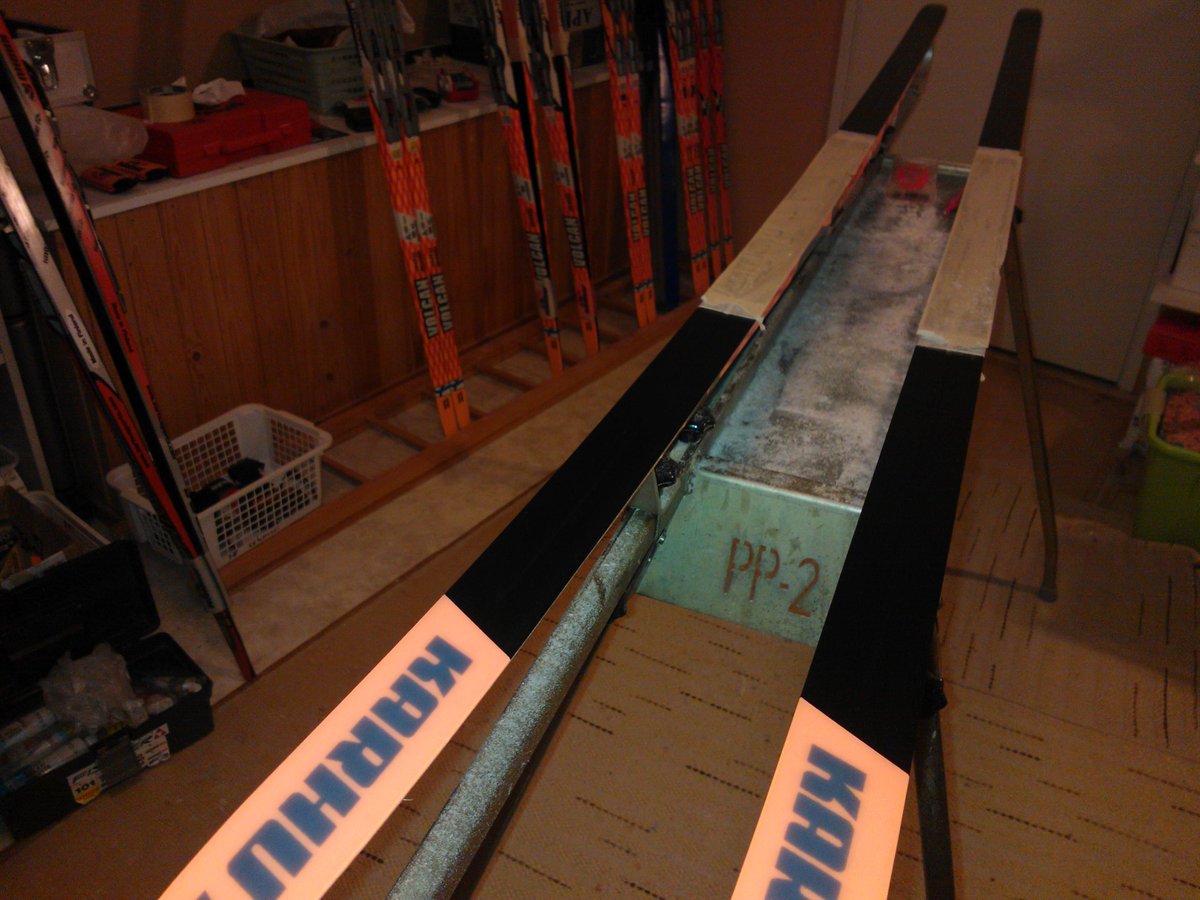 J_Mki's tweet photo. Viimeinen voitelu kohti botniavaasaa... #karhu #viimeinenvoitelu http://t.co/GV6BtMH04X