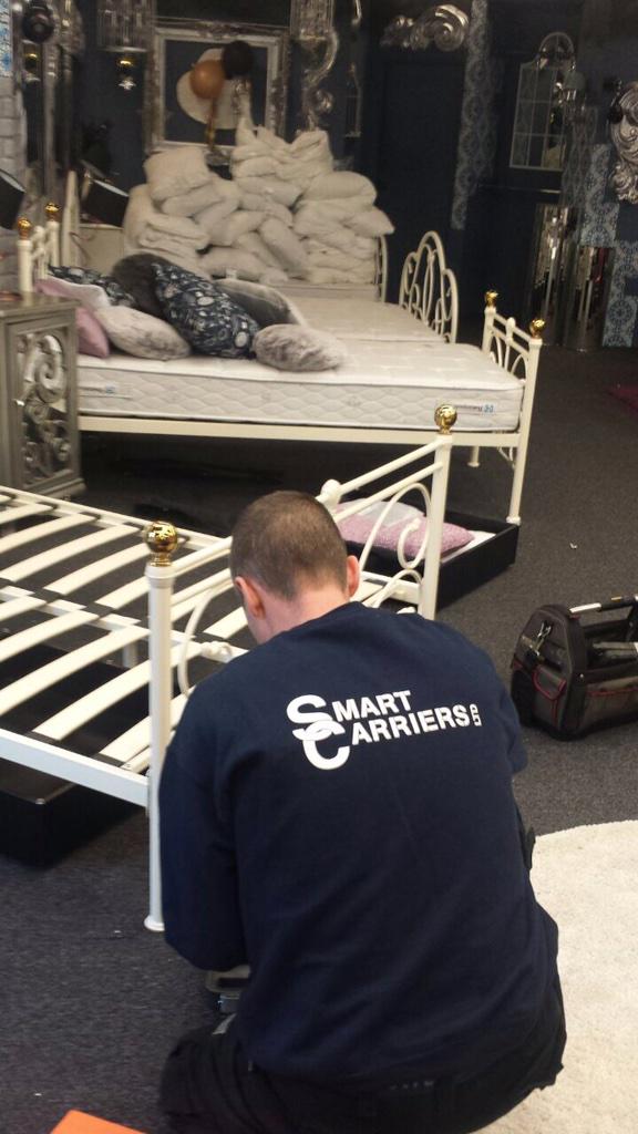Smart_Carriers's tweet photo. Our job today in a certain celebrity house in elstree studios #watford #removals #CelebrityBigBrother http://t.co/ewzZTY0NL8