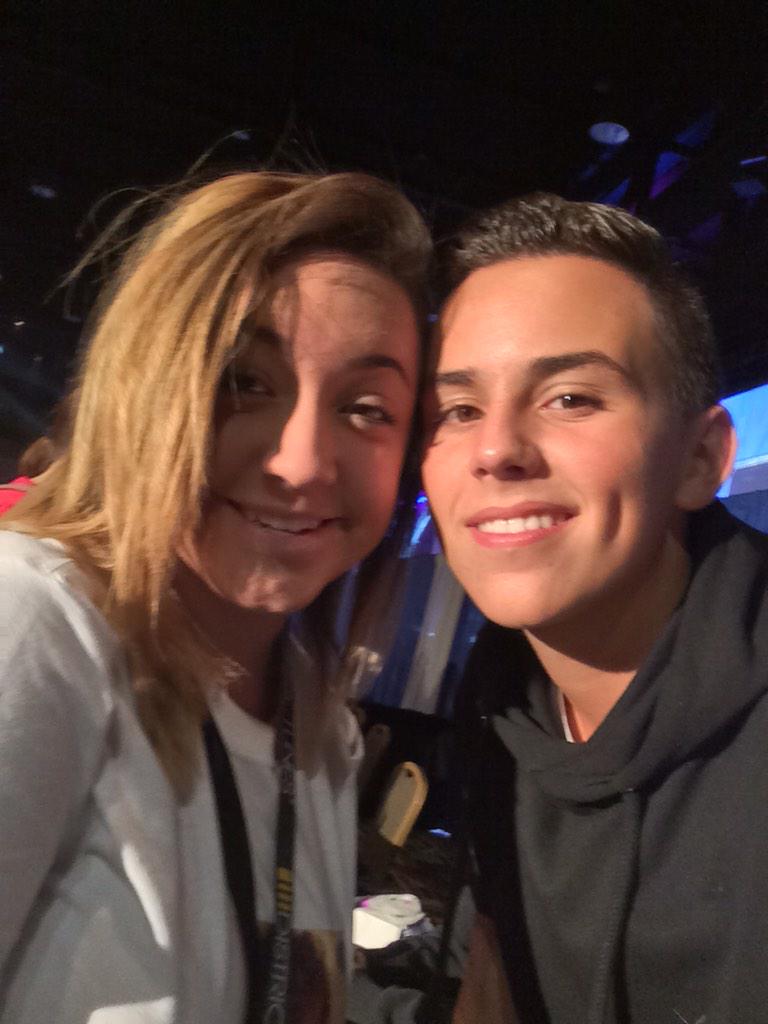 Playlistnews's tweet photo. Wish I could retake this because I look like a sloth @TydeLevi who else was at his meetup? http://t.co/6mLiTZS8Gn