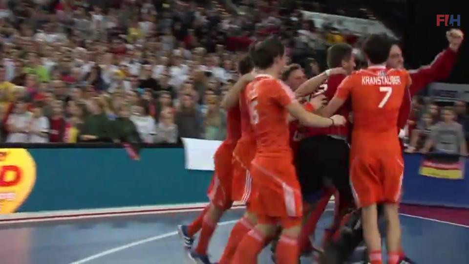 TKHockeyNL's tweet photo. ONGELOOFLIJK!  NL verslaat Duitsland in de zaal!  @LaurensGoedegeb  HELD ! #IWC2015 finale tegen Iran of Oostenrijk. http://t.co/Yrauj4NvGm"