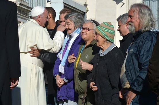 Vaticano per clochard: la “barberia del Papa” con barbieri volontari