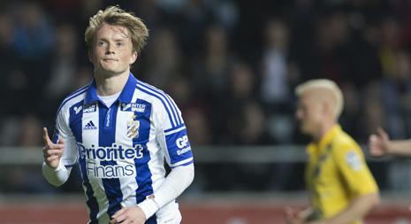 fotbollskanal's tweet photo. Sam Larsson har slagit till igen - målskytt för sitt Heerenveen mot Zwolle. http://t.co/x494vHdZM2