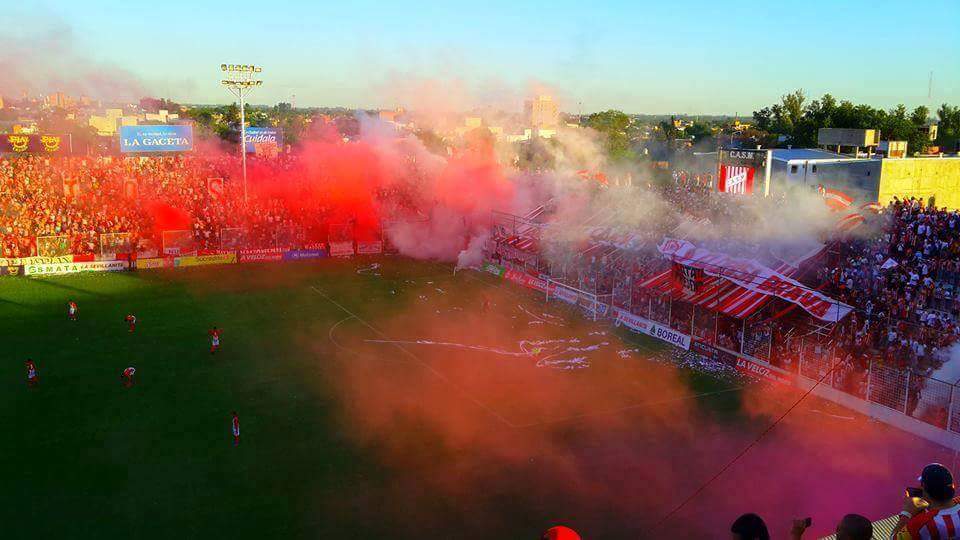 ericromano94's tweet photo. Volverte a ver, es todo lo que quiero hacer! 🎶❤💙❤ #SantoDeMiVida💜 http://t.co/4XMpA07LCm